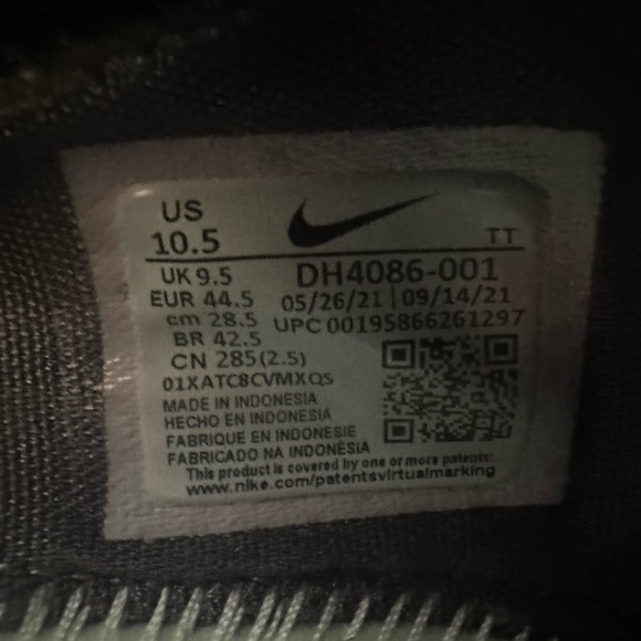 Nike Air VaporMax 2021 FK
Black University Gold - Picture 2 of 5